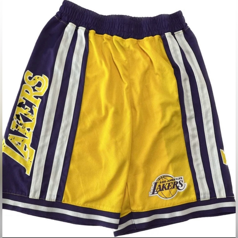 NBA Lakers short